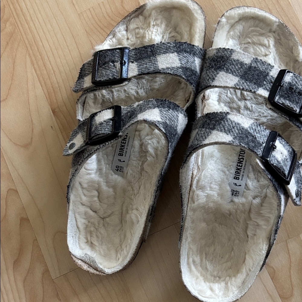 Birkenstock Women's Black and White Plaid Shearling Sandals size 40